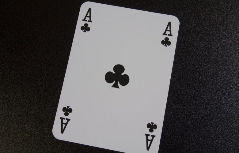 Уэбстер Лим выигрывает третий карьерный титул в покере Triton.